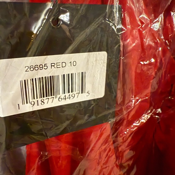 Ieena by Mac Duggal 26695 size 10 Embellished Spaghetti Straps High Slit Gown - Picture 4 of 4